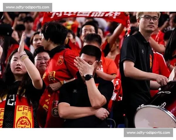 国足苏超对比视频引发热议：躲球与挡球背后的足球文化差异